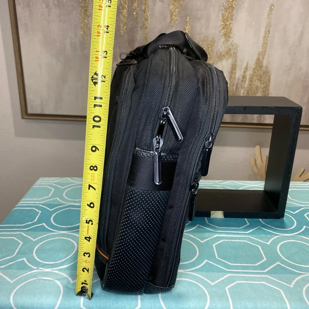 Targus Black Laptop Bag ⭐️